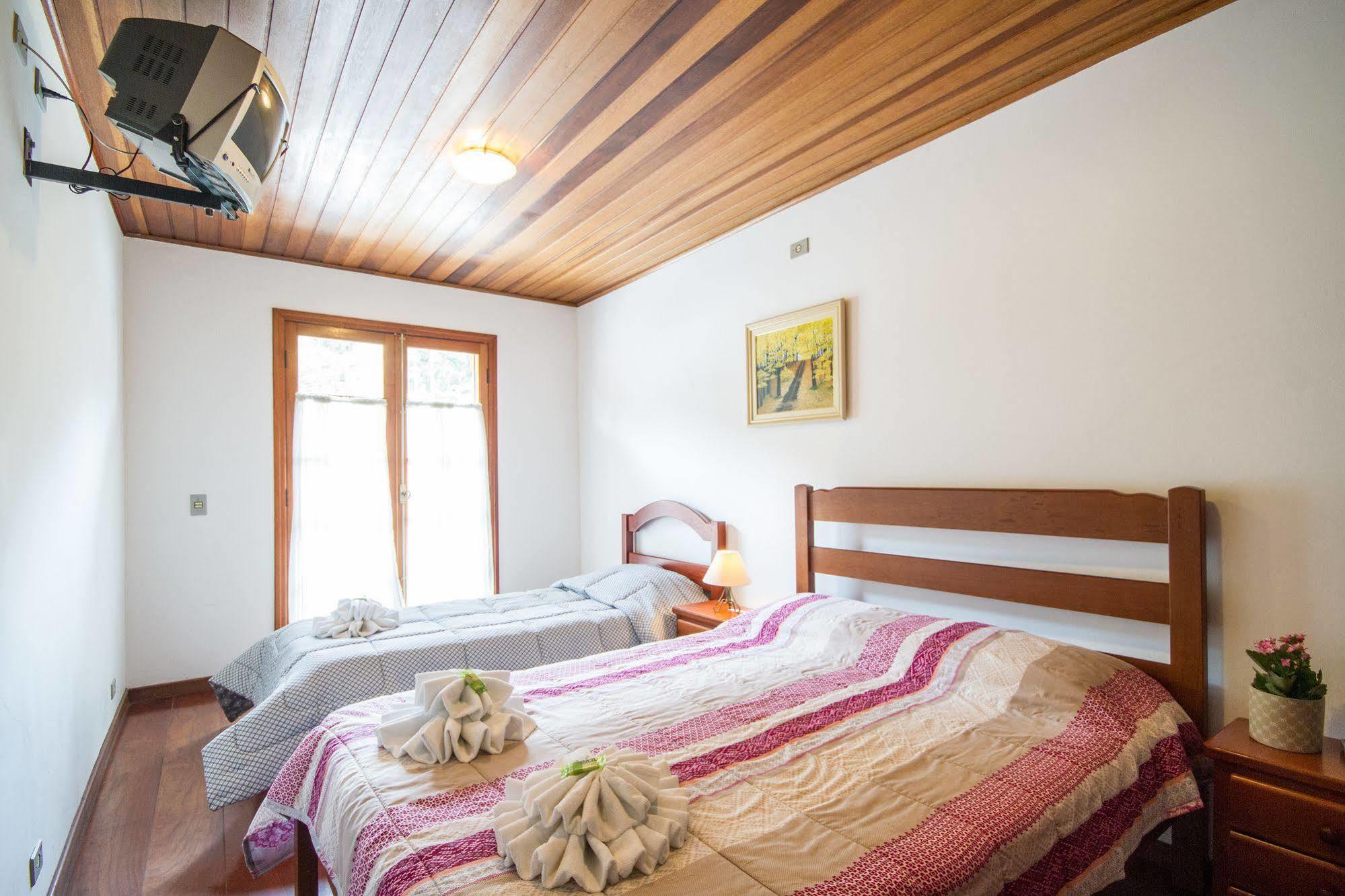 Pousada Serena Campos do Jordao Ngoại thất bức ảnh